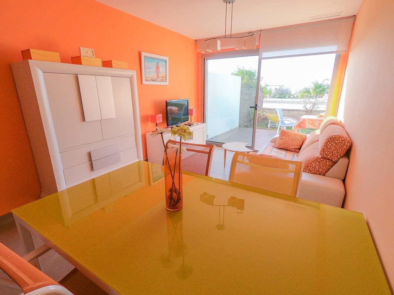 Foto 11 von 26: Moderne Ferienwohnung in Wohnanlage mit Gemeinschaftspool