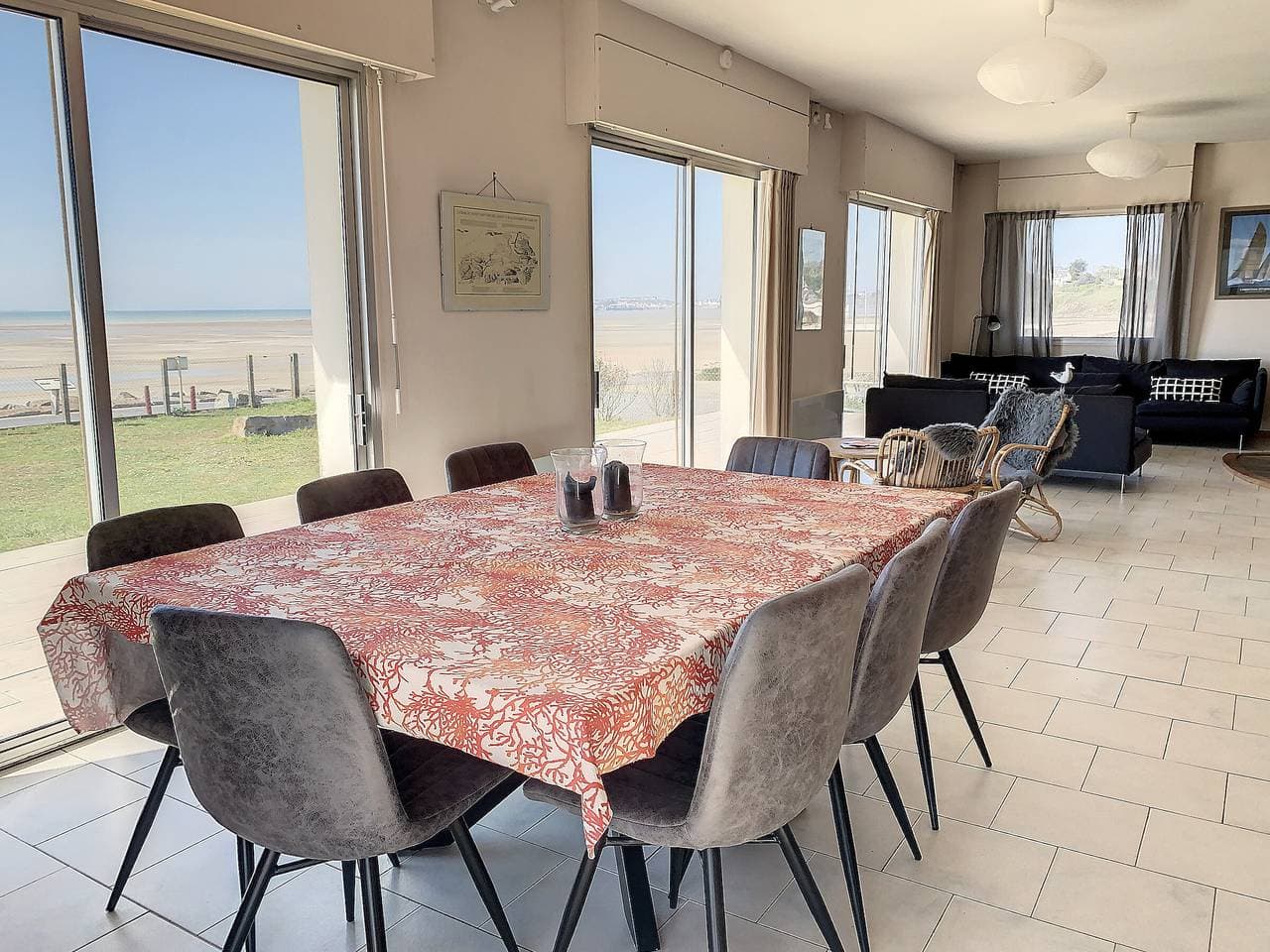 Foto 8 von 23: Villa mit Garten und Strandzugang, Terrasse, 5 Schlafzimmer, 2 Bäder, WLAN, Parkplatz