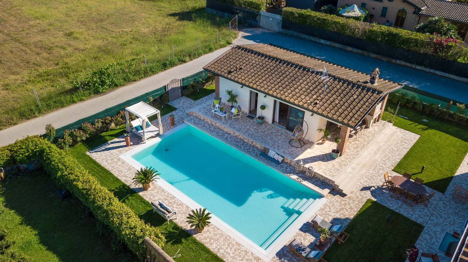 Foto 7 von 43: The Luxury Beach Villa