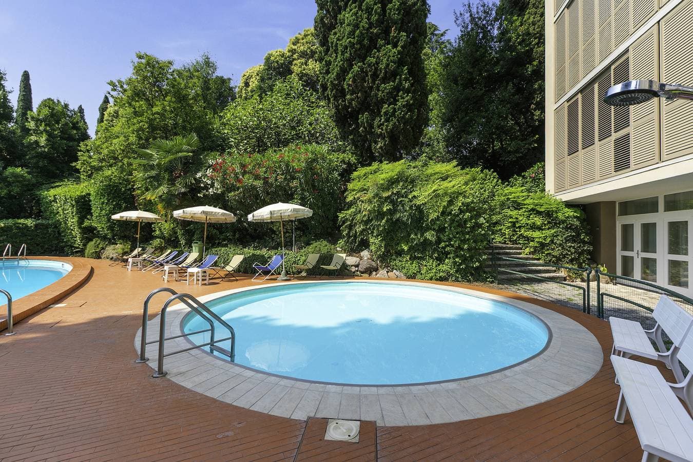Foto 12 von 32: Luxury Apt 402 with Pool & Lake View