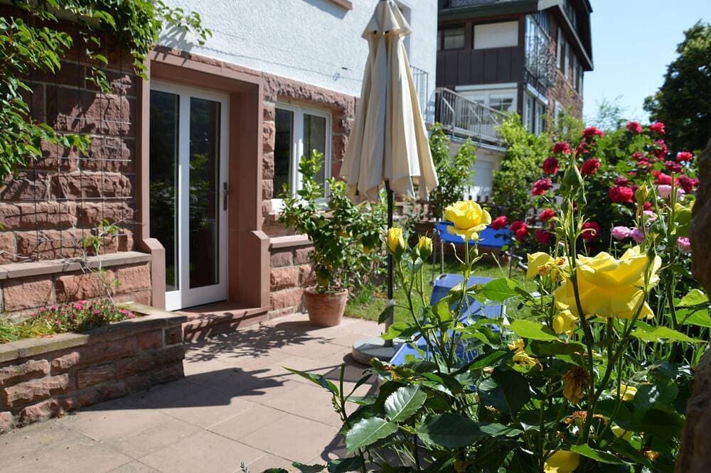 Foto 10 von 23: Panorama-Blick Miltenberg, 3 Pers., zentral, am Main, Terrasse, Bootverleih, P