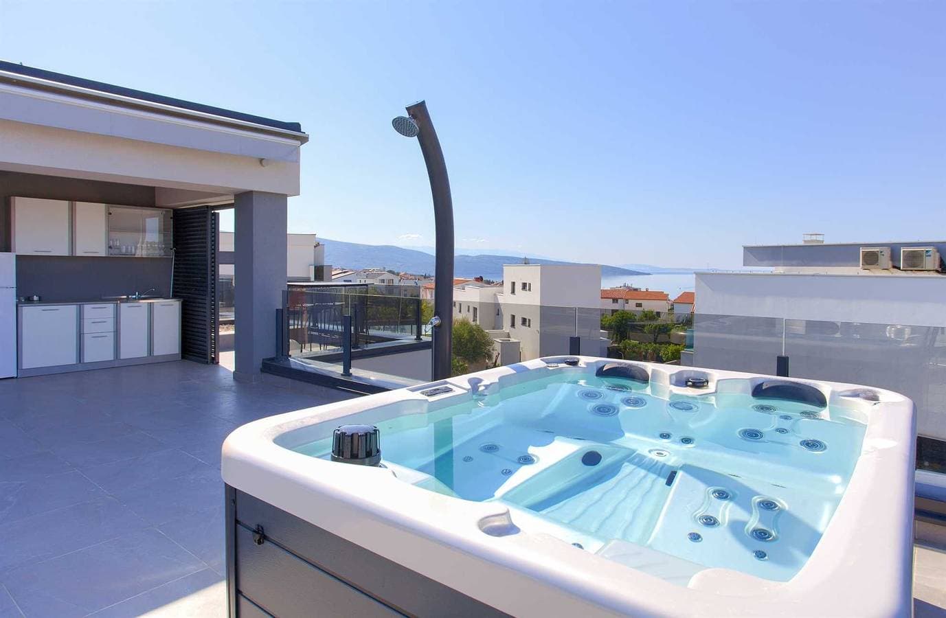 Apartment Joy mit Meerblick und Whirlpool 1