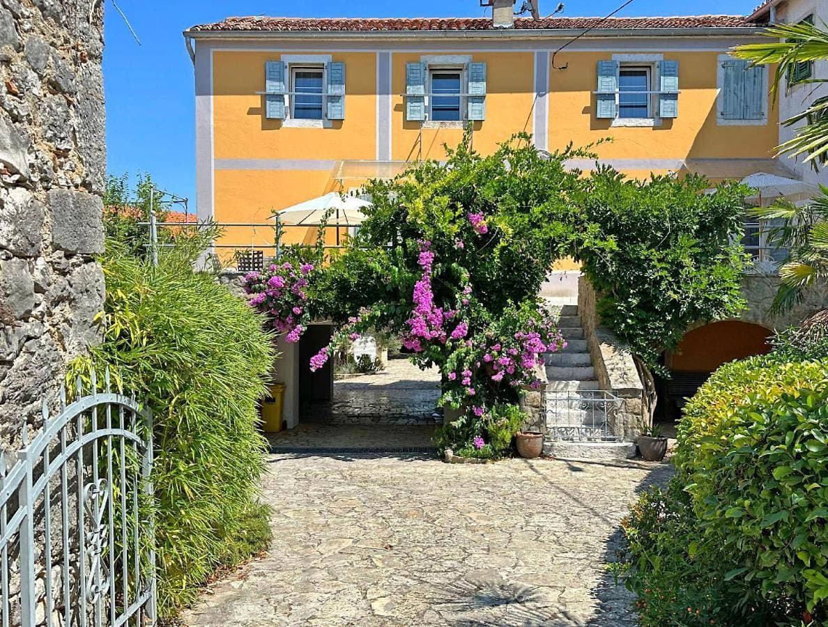 Foto 3 von 87: Two villas MaraVinka