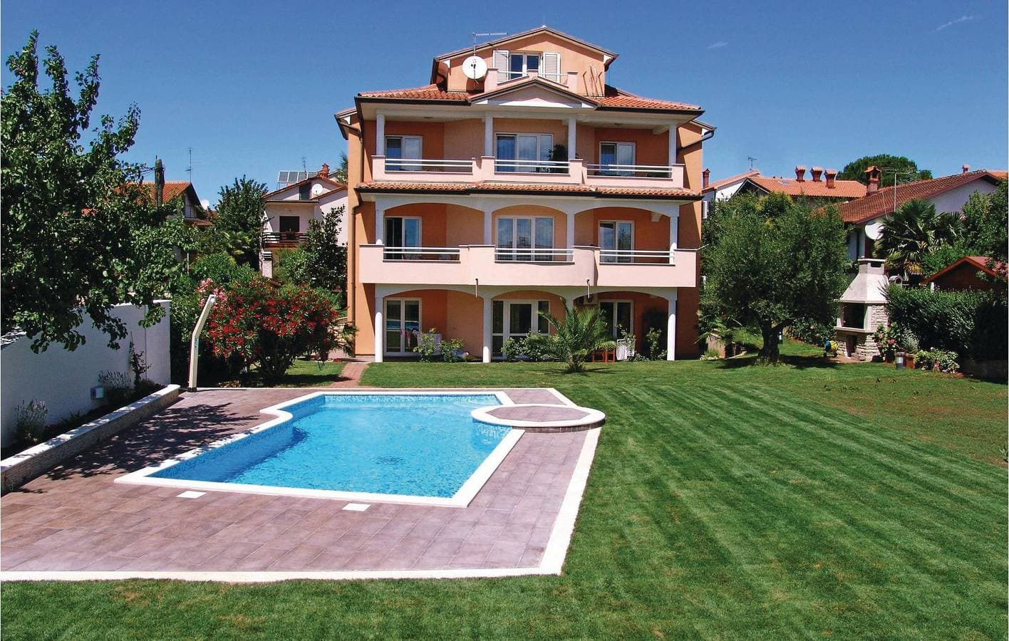 Apartment mit Meerblick, Pool, Terrasse und Parkplatz – 700 m vom Strand entfernt 1