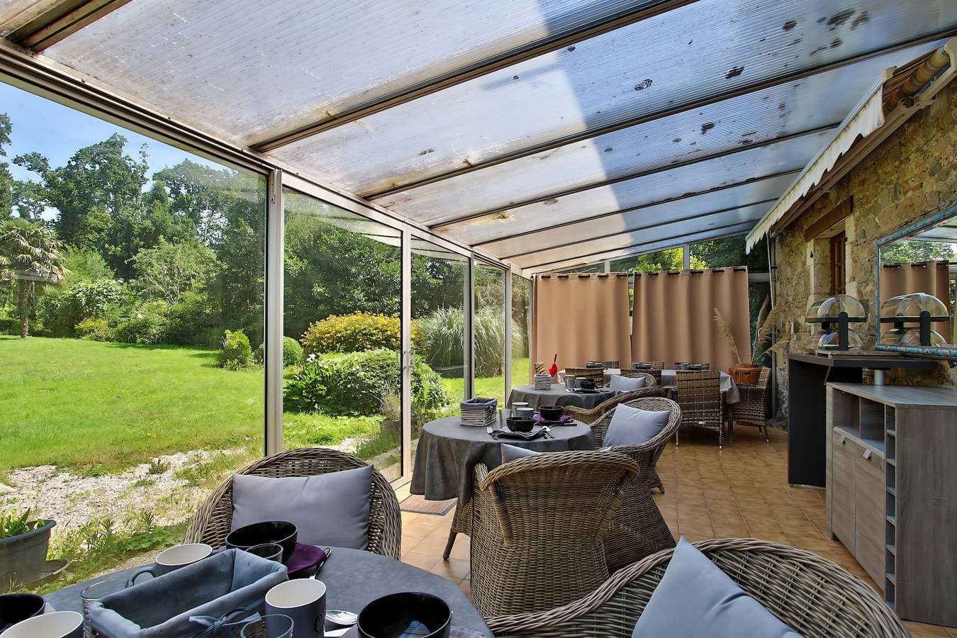 Foto 13 von 25: Zimmer Sakura – Sanftes Ambiente mit Gemeinschaftsgarten und WLAN
