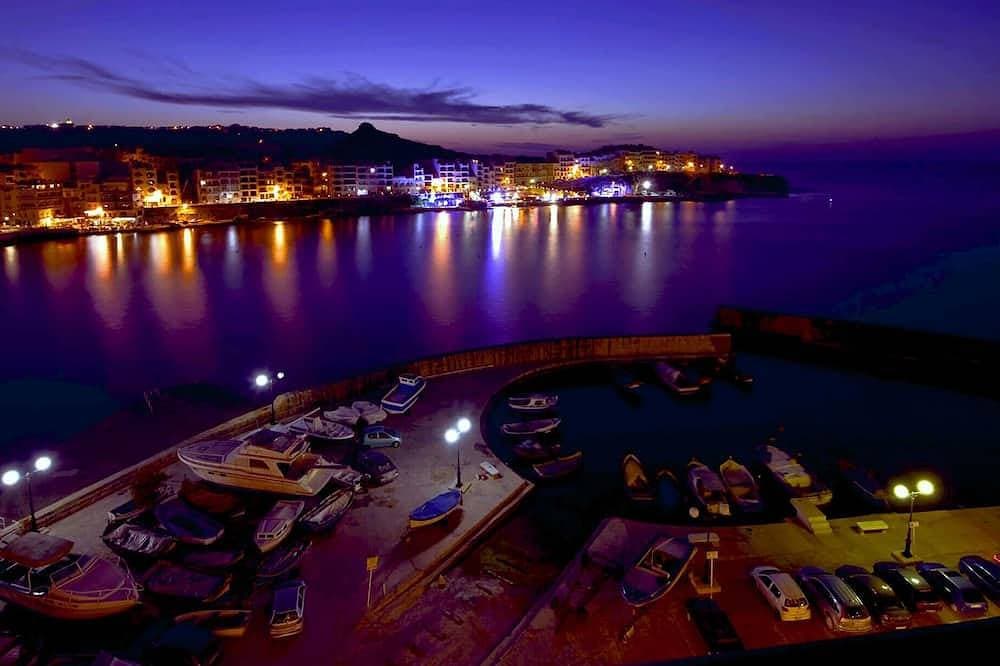 Foto 8 von 13: Exquisite new - Air conditioned and seafront
