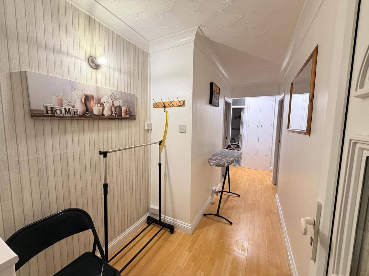 Foto 11 von 31: Lovely Two Double Bedroom Maisonette in Surrey