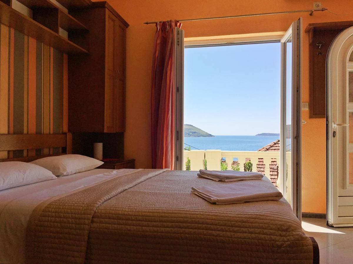 Foto 5 von 24: Double Room with Balcony and Sea View
