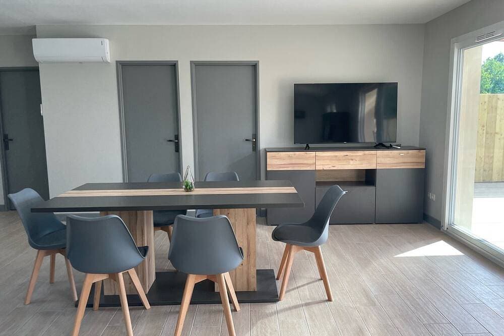 Foto 8 von 20: 4-bed house with heated and covered swimming pool ( Maison Océan)