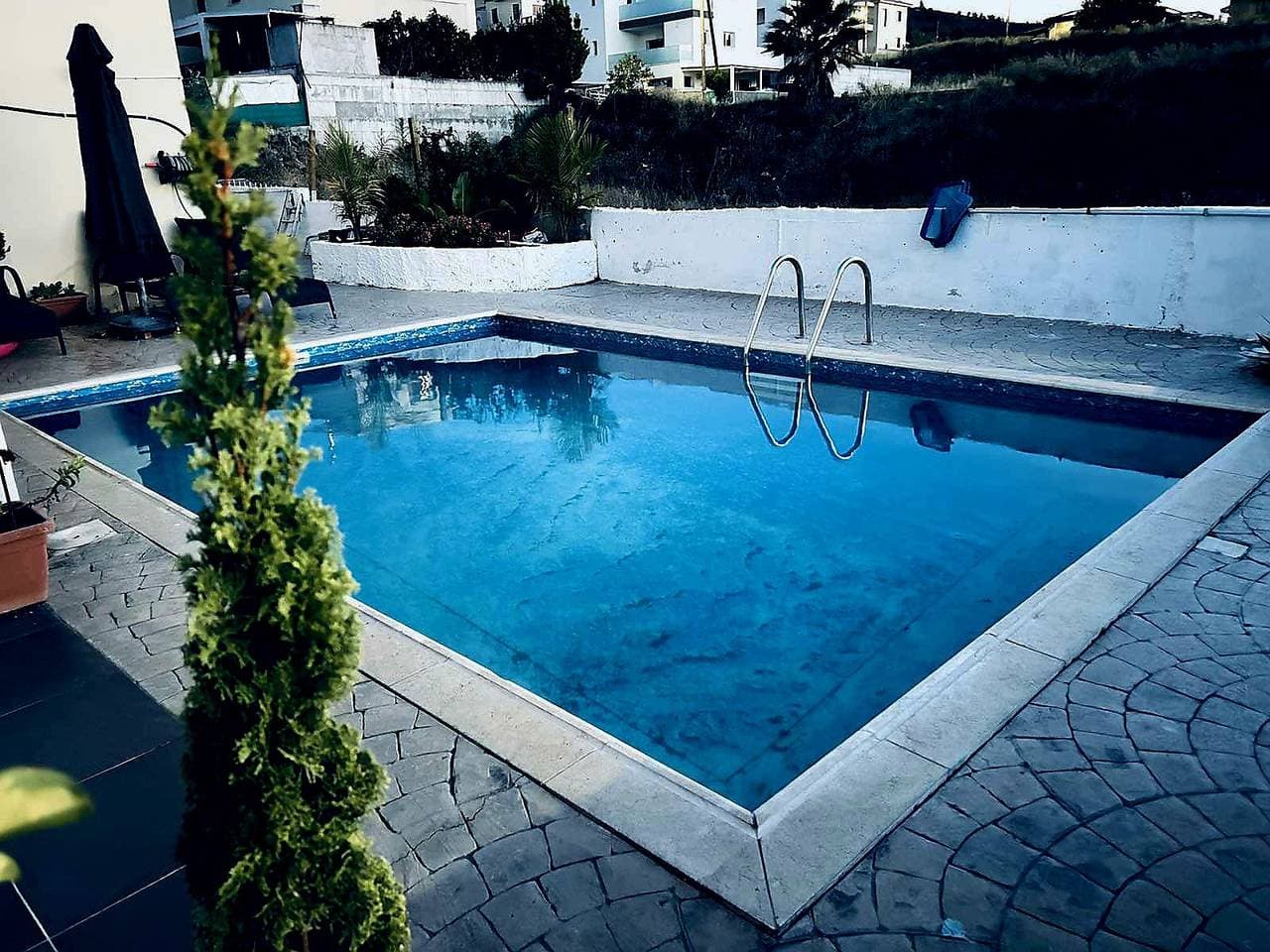 Villa 1