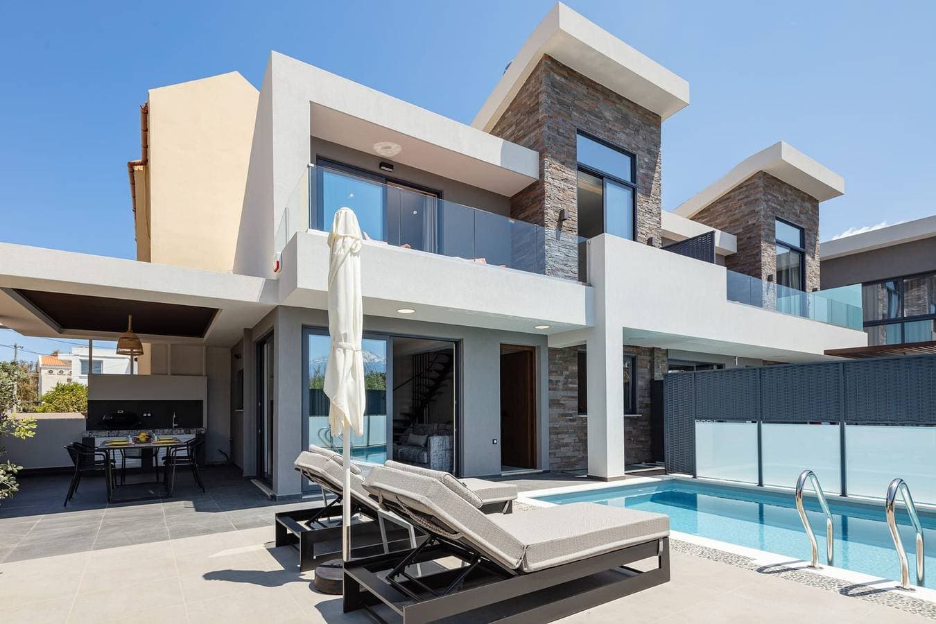 Foto 4 von 30: Villa für 5 Personen mit Balkon