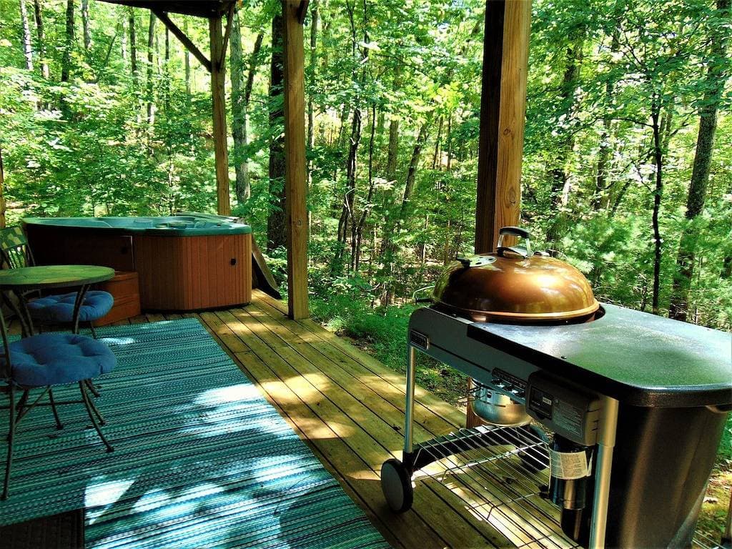 Foto 2 von 48: 3 Bezahlungsplan * Honeymoons * Hunde Ok * Netflix * Hot Tubs * Firepits * Pool Table * WIFI * Liebe
