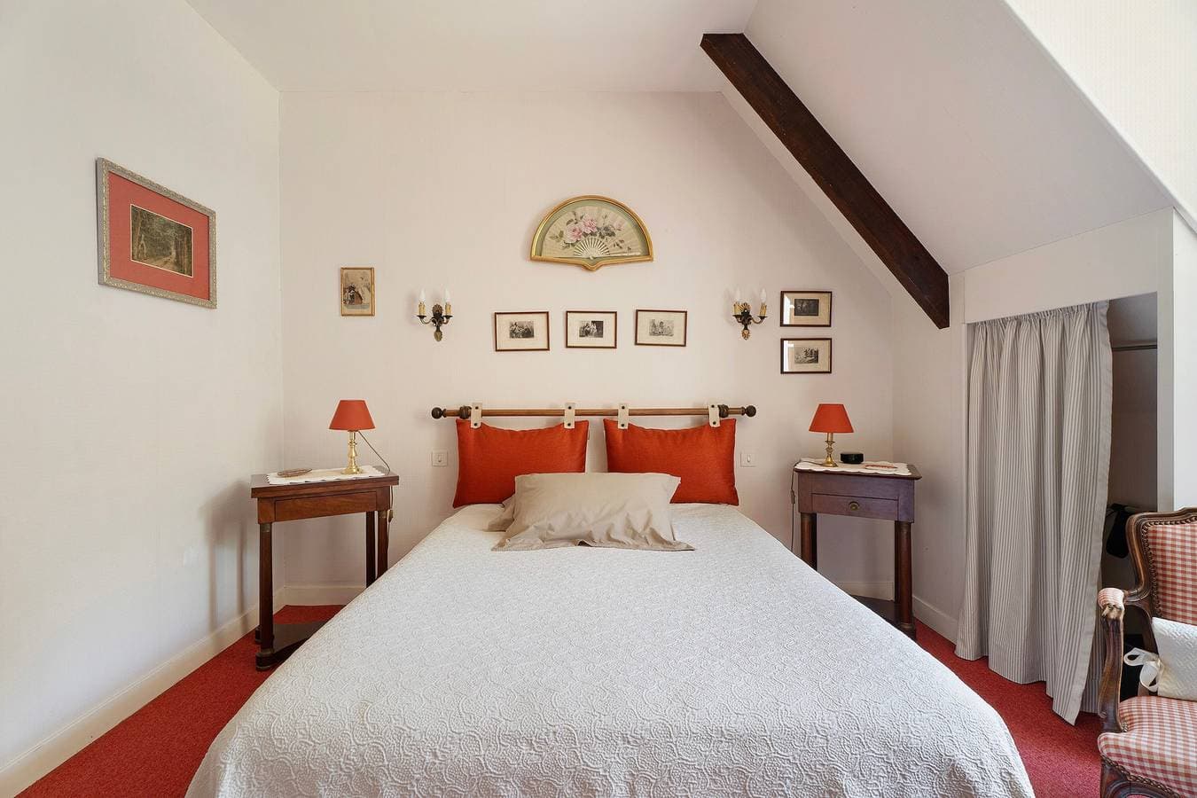 Foto 4 von 21: Gästezimmer 'Chambre Fleurie' mit WLAN