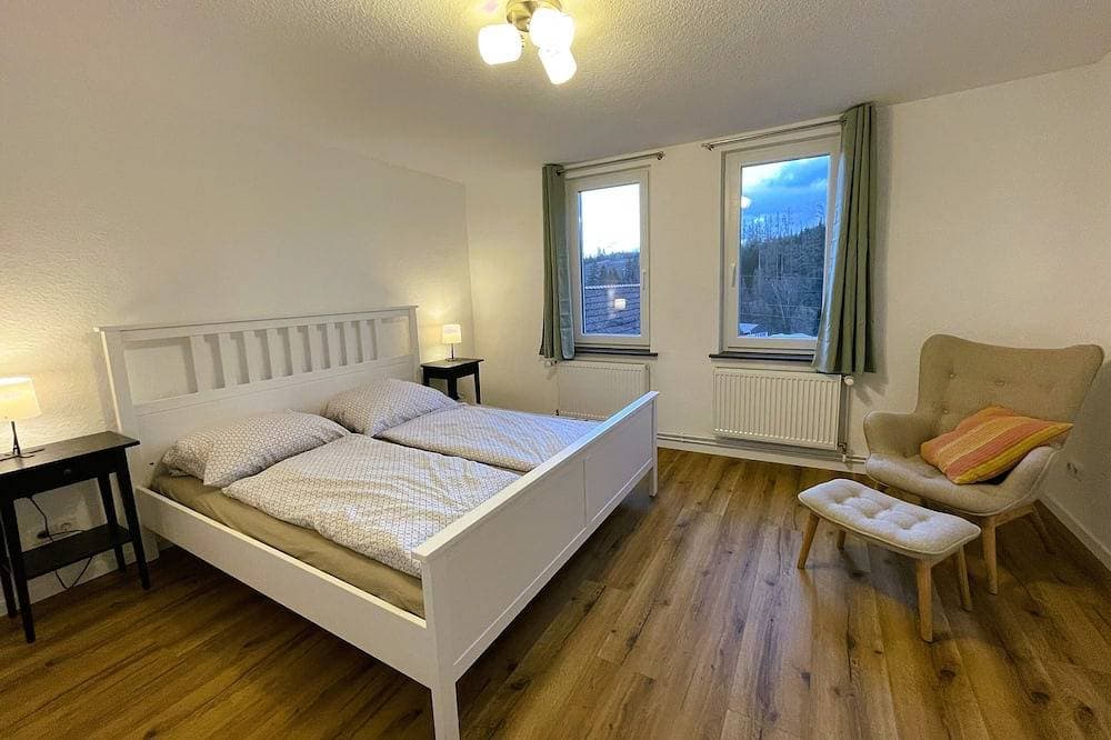 Foto 4 von 25: Große, moderne Ferienwohnung mit Garten und Spielscheune - Hexe 3