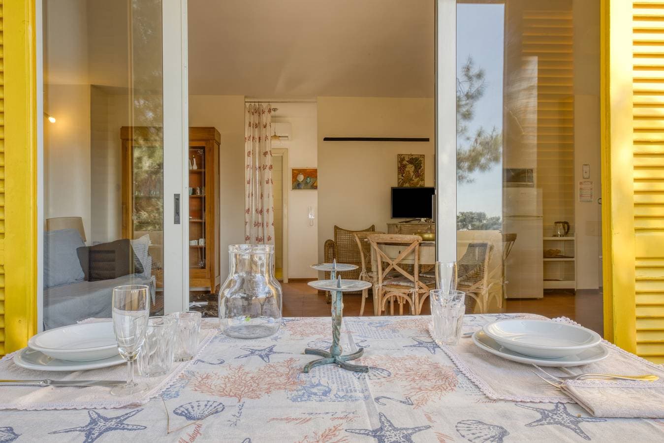 Foto 3 von 21: Ferienwohnung 'Bouganville' mit Meerblick, WLAN und Klimaanlage