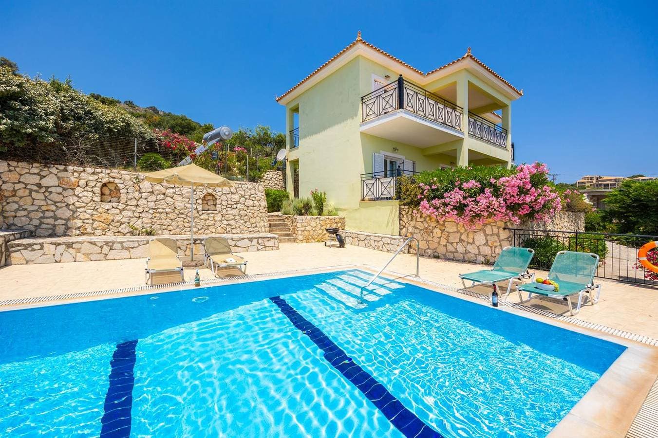 Foto 3 von 41: Villa für 6 Personen mit Balkon