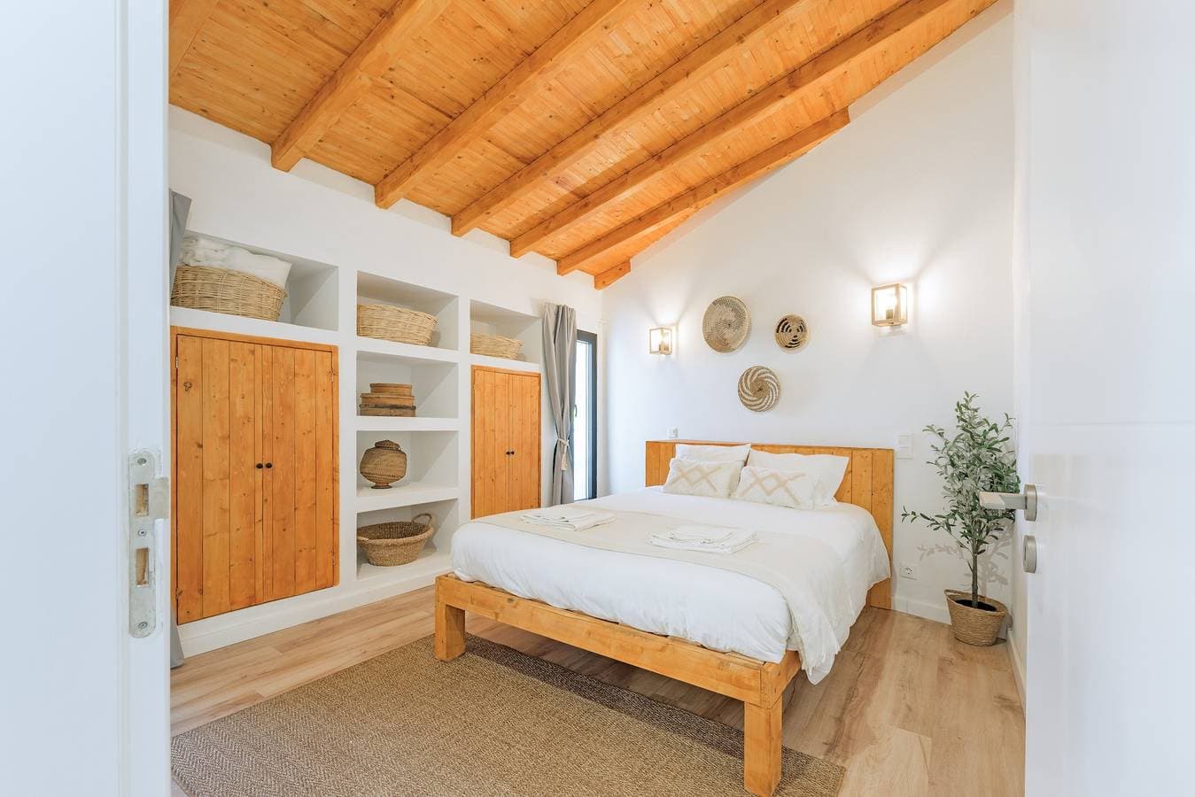 Foto 9 von 43: Ferienhaus 'Esteva Country House' mit Bergblick, WLAN und Klimaanlage