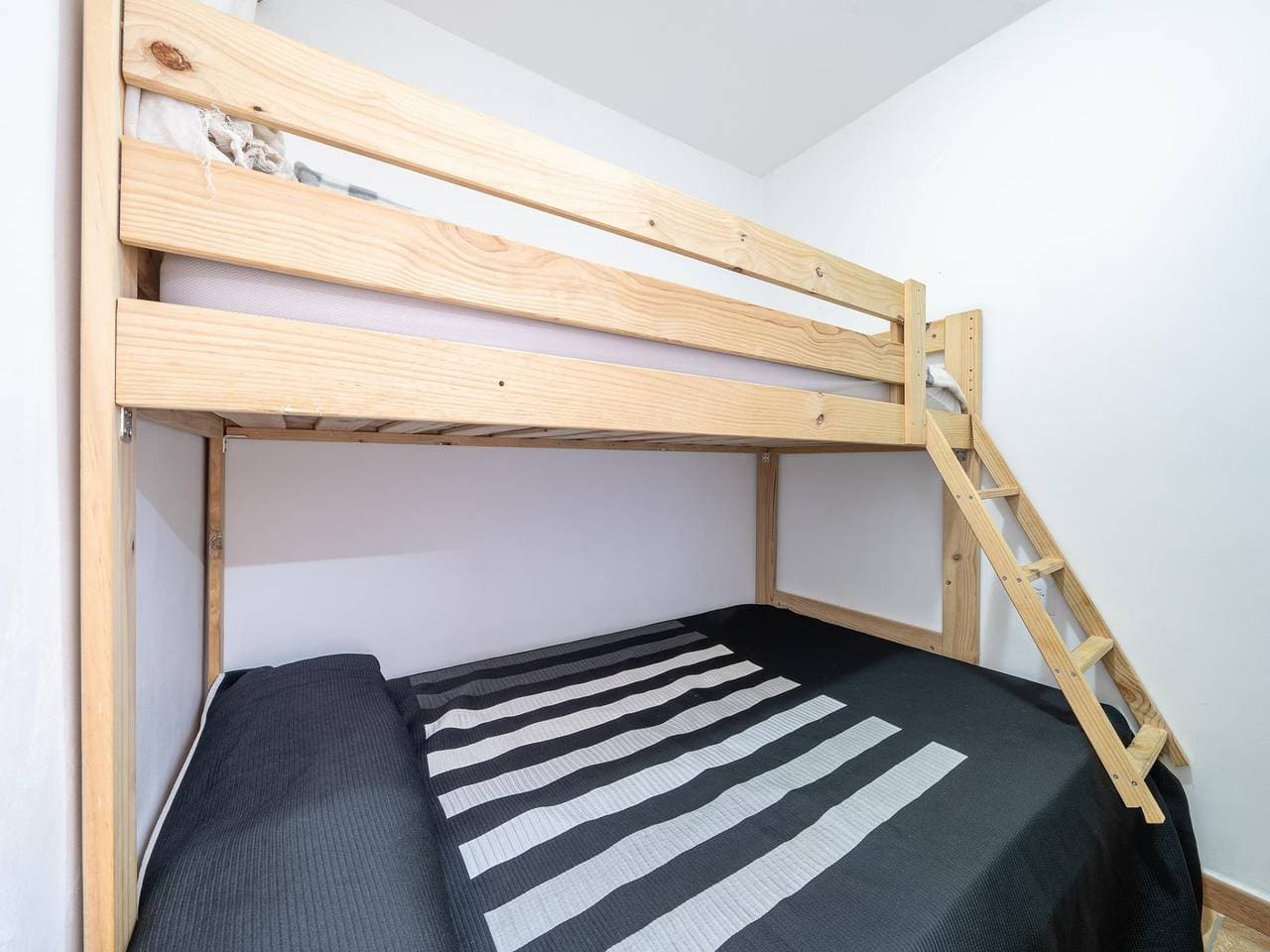 Foto 7 von 13: Ferienwohnung für 4 Personen mit Meerblick