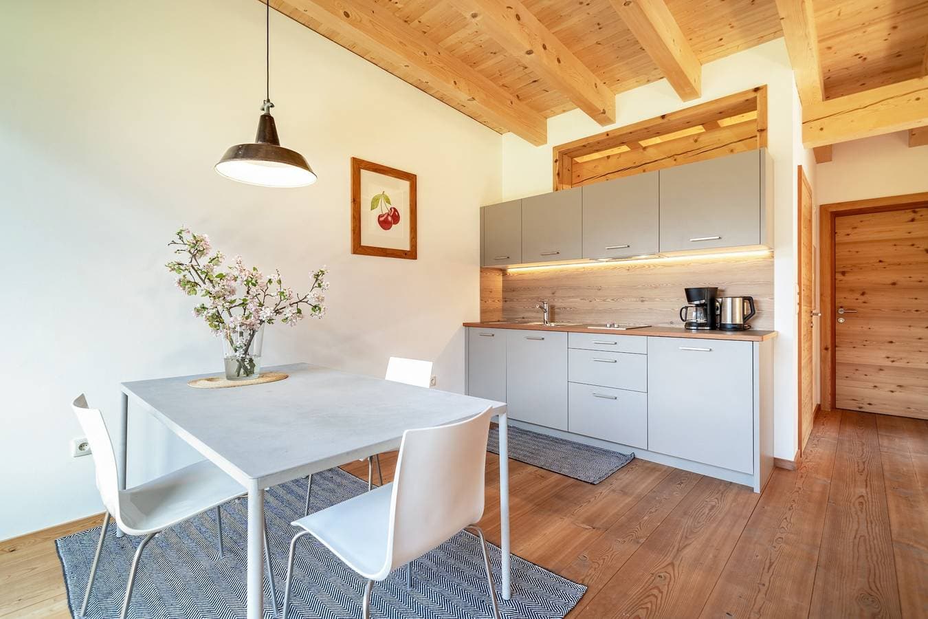 Foto 12 von 20: Ferienwohnung 'Mayrhof im Kirschengarten' mit Bergblick & Balkon