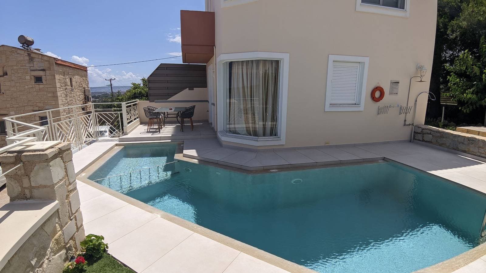 Foto 6 von 7: Pantanassa Villas - Villa Efterpe with Sea View