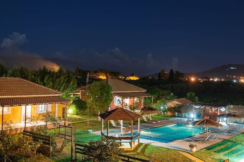 Foto 7 von 15: 4 villas in a green vineyard