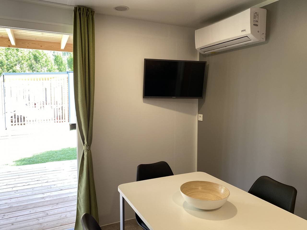 Foto 6 von 19: Bungalow für 4 Personen mit Terrasse