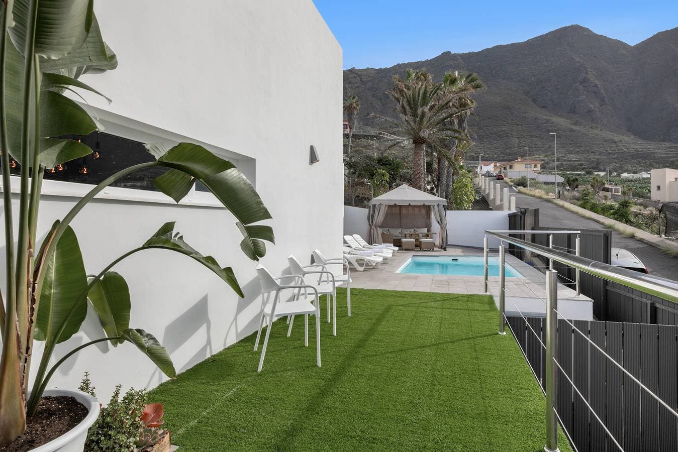Foto 2 von 34: Ferienvilla 'Carlota' mit Meerblick, privatem Pool und WLAN