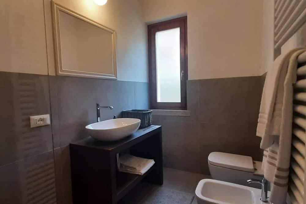 Foto 2 von 30: Casa Maffei Top Fewo 3, 2. Stock, Balkon mit traumhaftem Seeblick, Stellplatz
