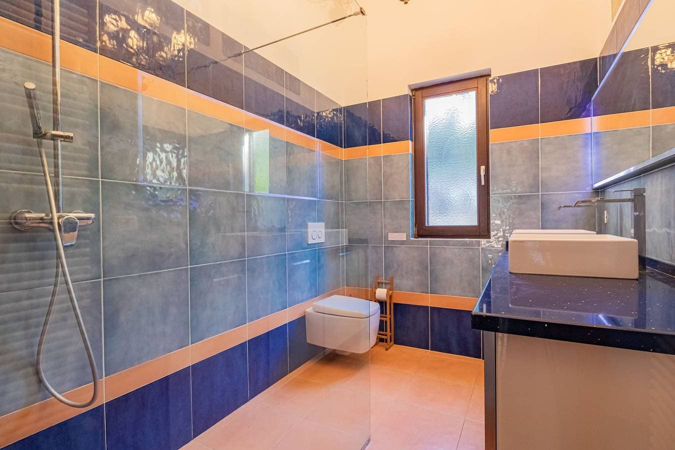 Foto 7 von 54: Villa für 8 Personen mit Terrasse