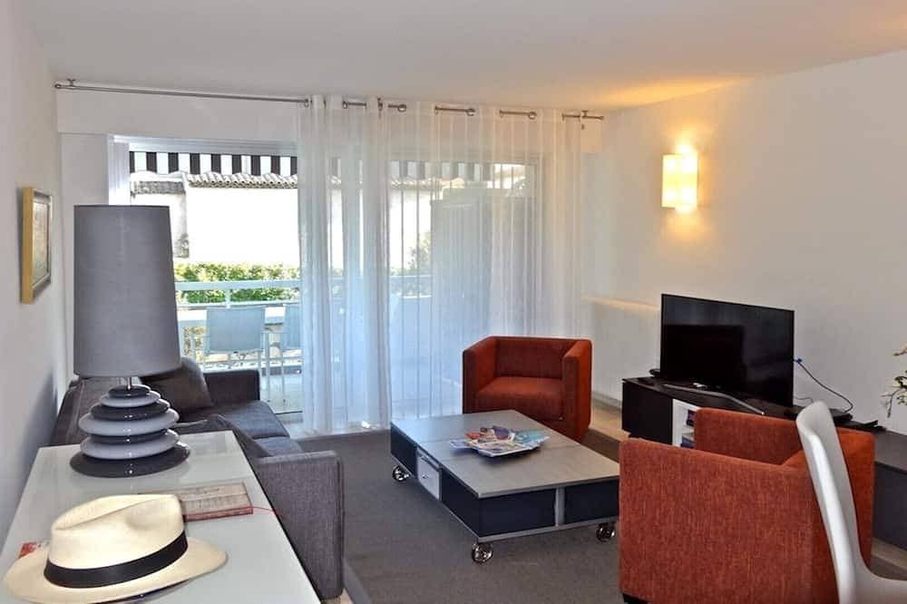 Foto 4 von 16: Antibes: Hervorragendes klimatisiertes T2, 200 m von den Stränden entfernt. Zimmer mit Terrasse, geschlossener Park