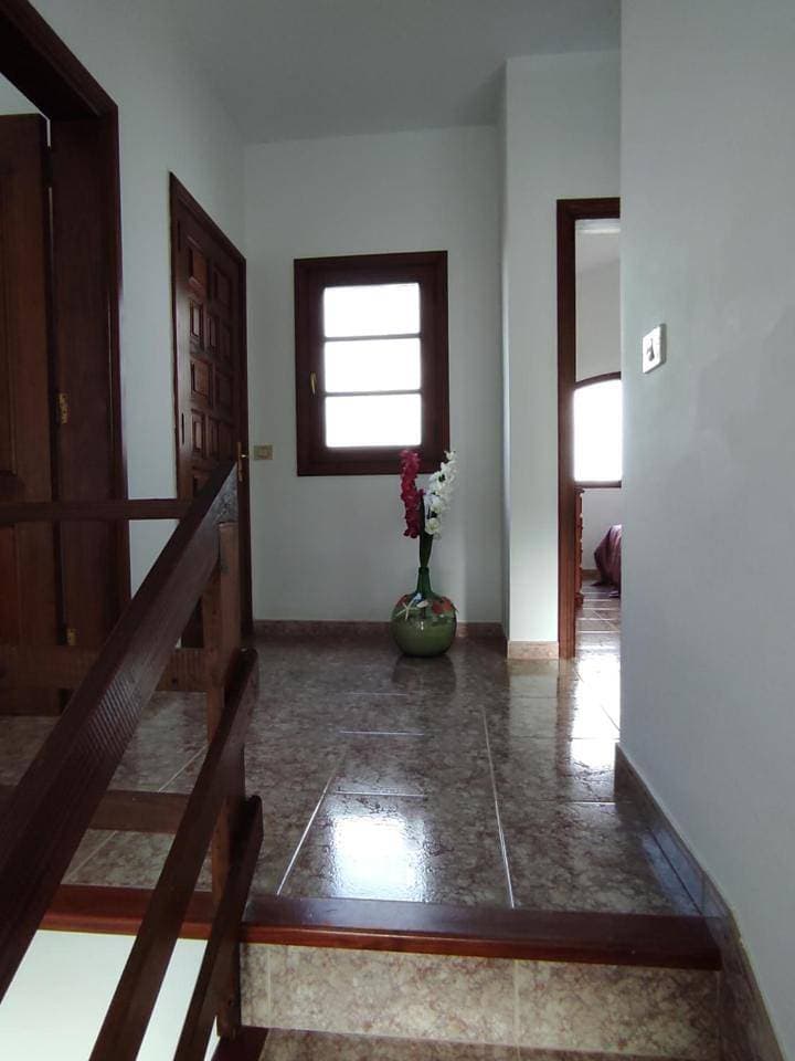 Foto 9 von 27: Three-Bedroom House