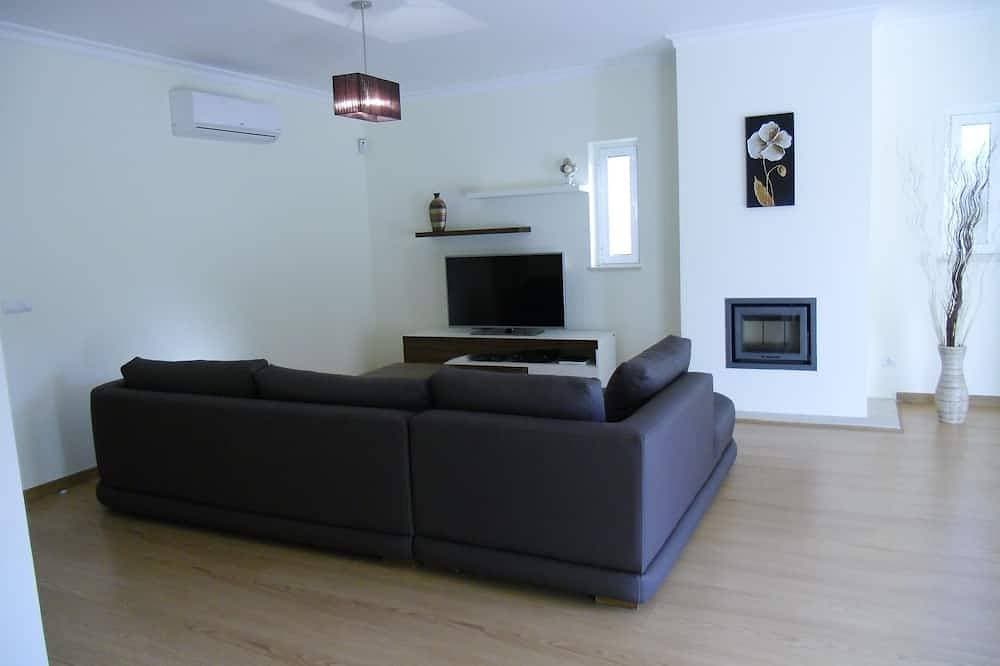 Foto 10 von 14: Haus 5 Schlafzimmer mit Schwimmbad