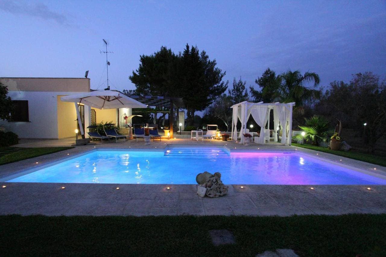 Villa Luisa villa con piscina e Vasca Idromassaggio vicino Otranto 1
