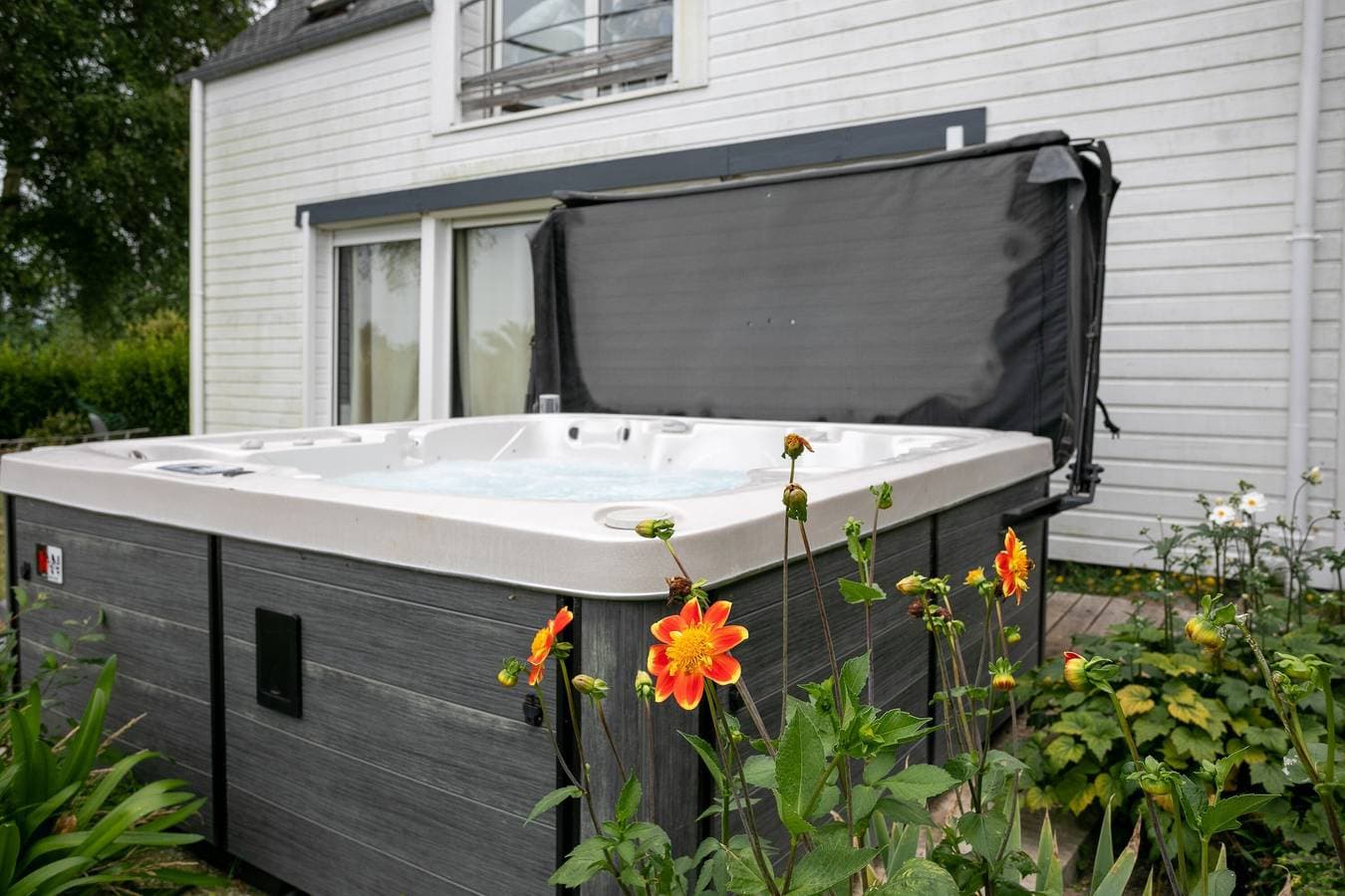 Foto 13 von 22: Chalet 'An Ti Koad Spa Privatif 800m Plage' mit privater Terrasse, eigenem Garten und WLAN