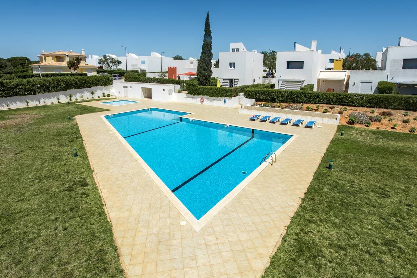 Foto 3 von 35: Sonnige Villa mit Zugang zum Pool - Entspannter Urlaub