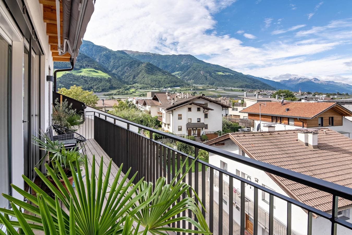 Foto 3 von 27: Ferienwohnung 'Penthouse - Vinschgau' mit Bergblick, Balkon und WLAN