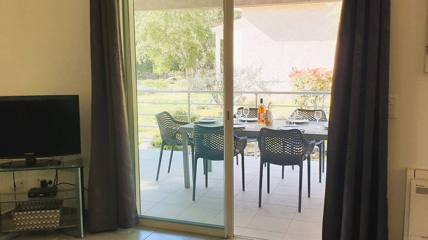 Foto 11 von 34: Ferienwohnung für 4 Personen mit Pool