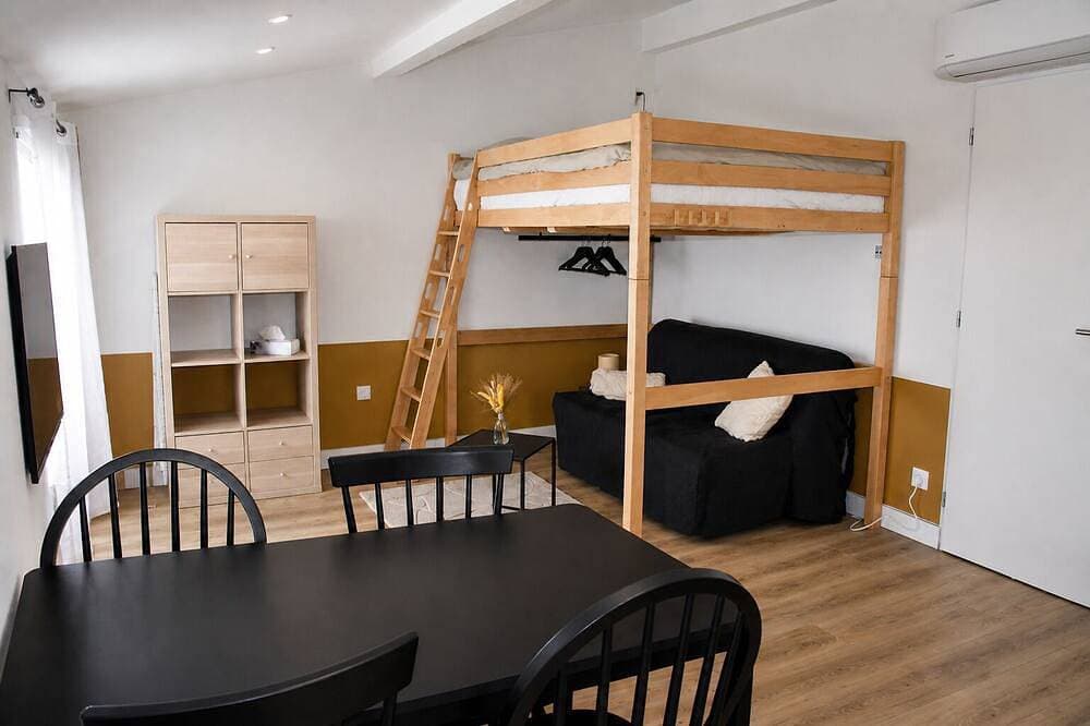 Charming 4-person studio 5 minutes from the citadel 1