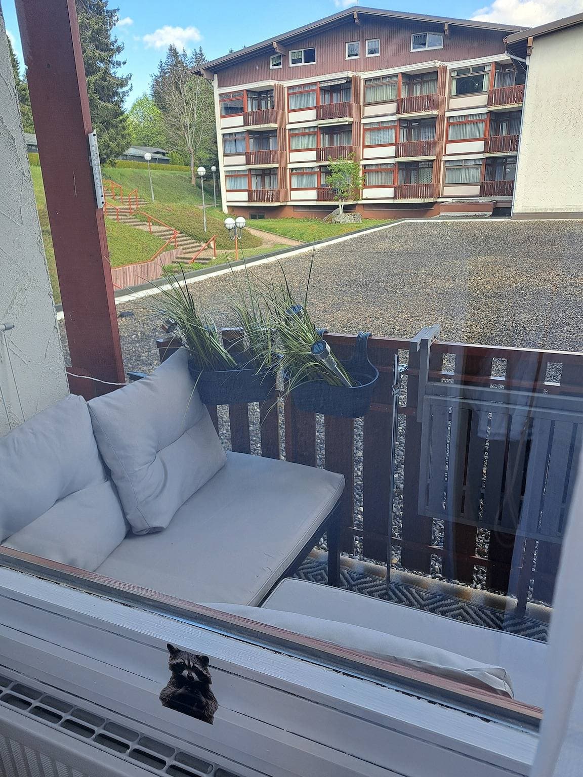 Foto 13 von 31: The Raccoon Cave“ – Apartment mit Balkon & Pool