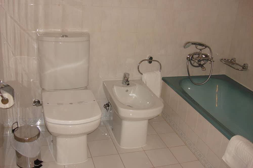 Foto 7 von 23: Villa mit eigenem Pool und Tennisplatz