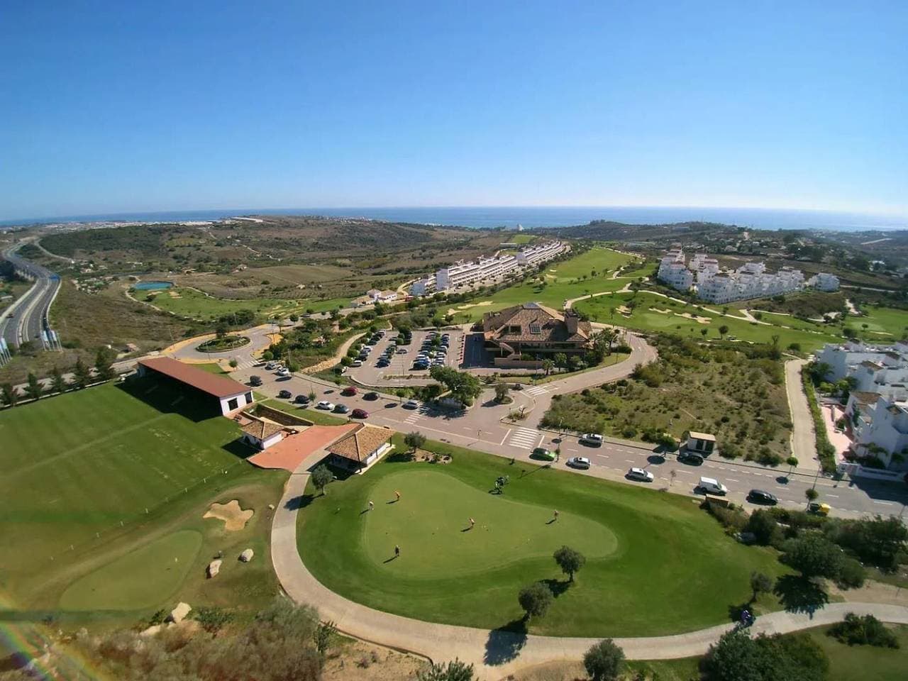 Foto 13 von 25: Luxuswohnung in Estepona mit Terrasse und Parkplatz