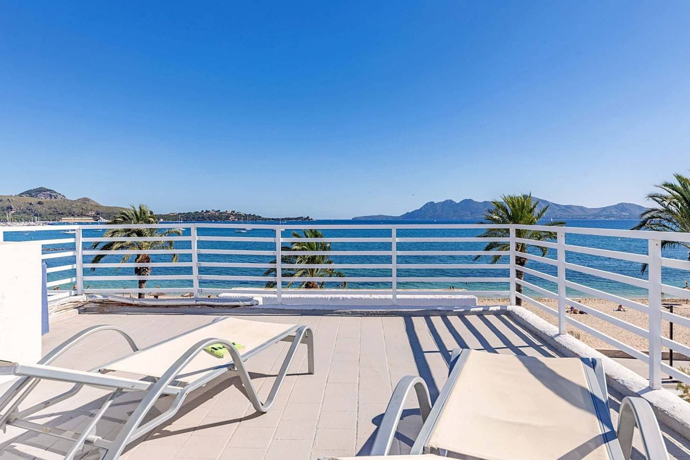 Foto 4 von 18: Beachfront Apartment Sivella II