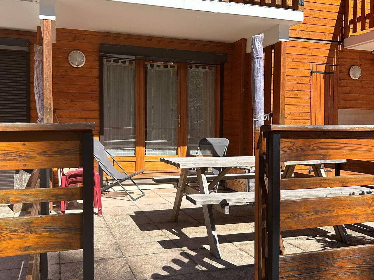 Foto 7 von 10: Modernes Familienstudio mit Terrasse und WIFI