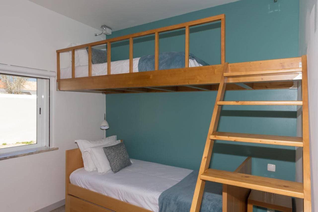 Foto 7 von 8: Economy Room with Bunk Bed with Land View