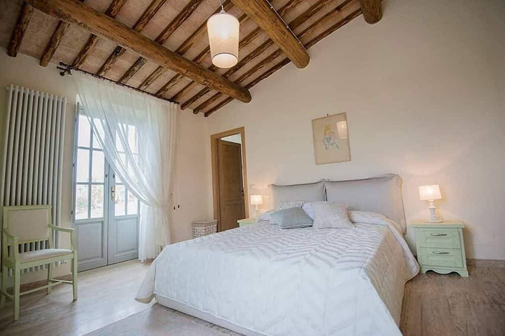 Foto 5 von 30: Villa Trevinano - Private villa with pool in Lazio