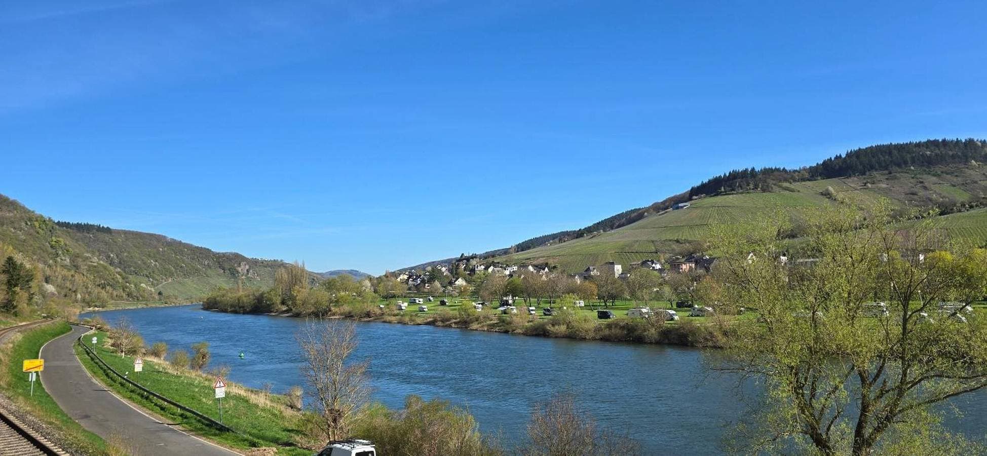 Foto 7 von 25: Traumurlaub direkt am Fluss: Ferienhaus „Zur Moselfähre“ in Kröv-Kövenig