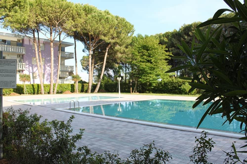 Sympathische Wohnung In Schöner Residenz Vor Dem Pool 1