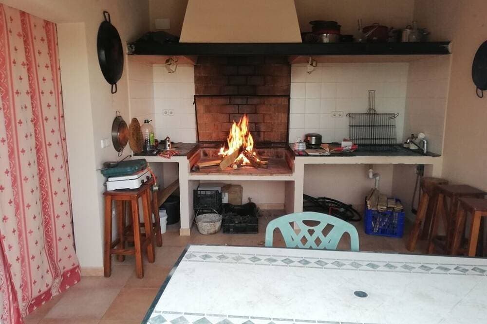 Foto 12 von 13: Rural house with swimming pool, garden and barbecue