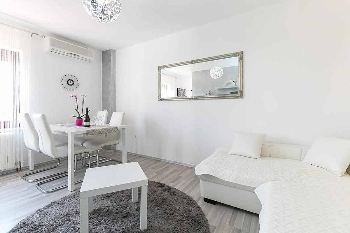 Foto 11 von 20: Ferienwohnung mit Klimaanlage und Balkon