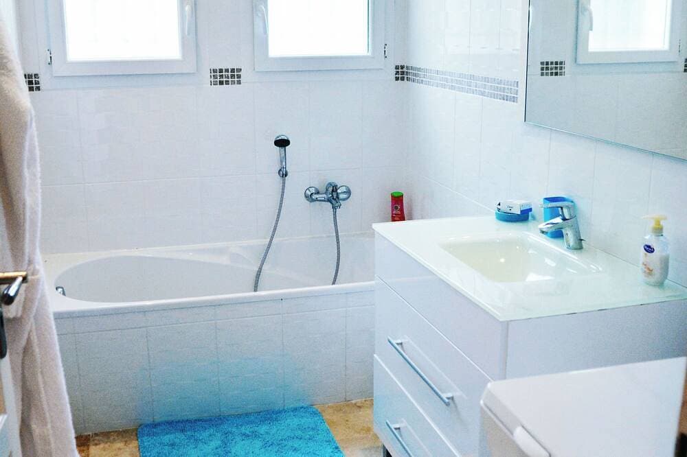Foto 7 von 14: Air-Conditioned Villa With Pool - Cote D'Azur - Pets Welcome